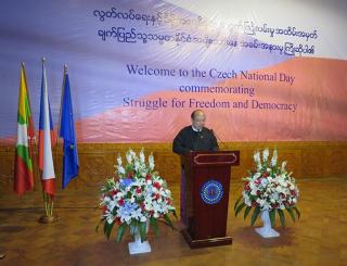 The Guest of Honor started his speech in Czech - "Dobrý večer!"
