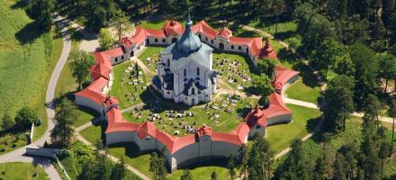 Kostel_sv_Jana_Nepomuckeho_Zdar_nad_Sazavou